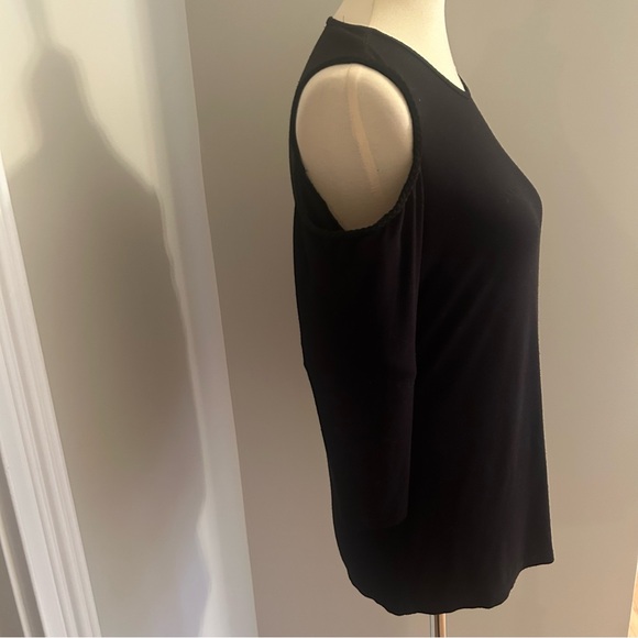 Kim & Cami Black Cold Shoulder Long Sleeve T-shirt - Picture 2 of 4